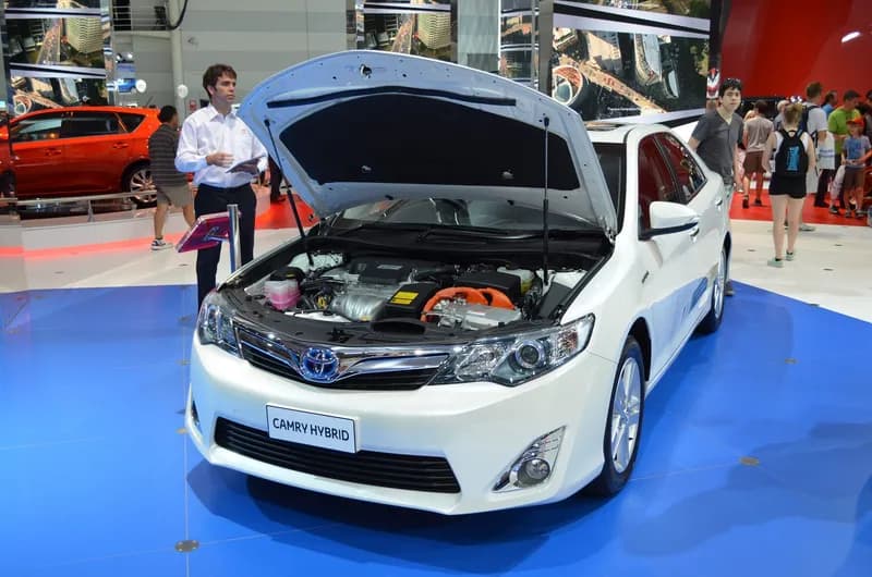 Toyota Camry 2025 2.5 — exterior