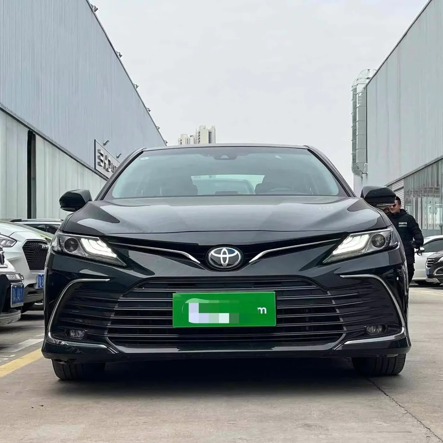 Car Used Toyotas Camrys 2021 Twin Engine 2.5hg Luxury Sedan Hybrid EV Cars E-CVT Automatic Low Miles Price — photo 1