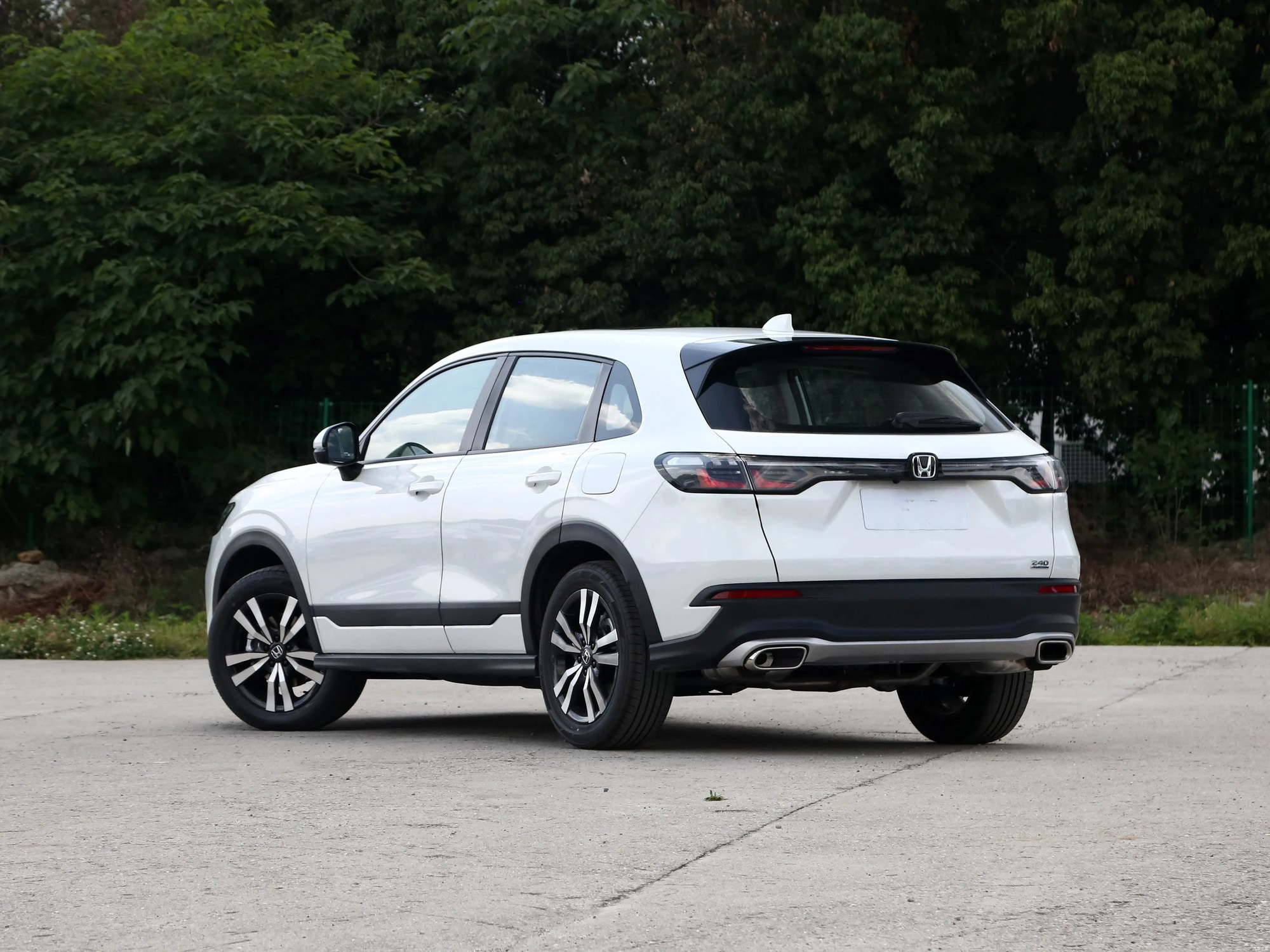 Honda HR-V LX AWD Best Fairly Used RHD/LHD Model with Leather Seats Left Steering — photo 2