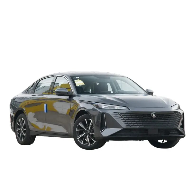Best Selling Changan Lamore Yida 5 Seat Utility Gasoline Car Adult Used Car Changan 1.5T Sedan — photo 1