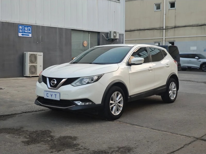 Used 2016 Nissan Qashqai SUV Smart Edition Automatic CVT FWD R17 Metal Fabric Second Hand with Rear Camera — photo 1