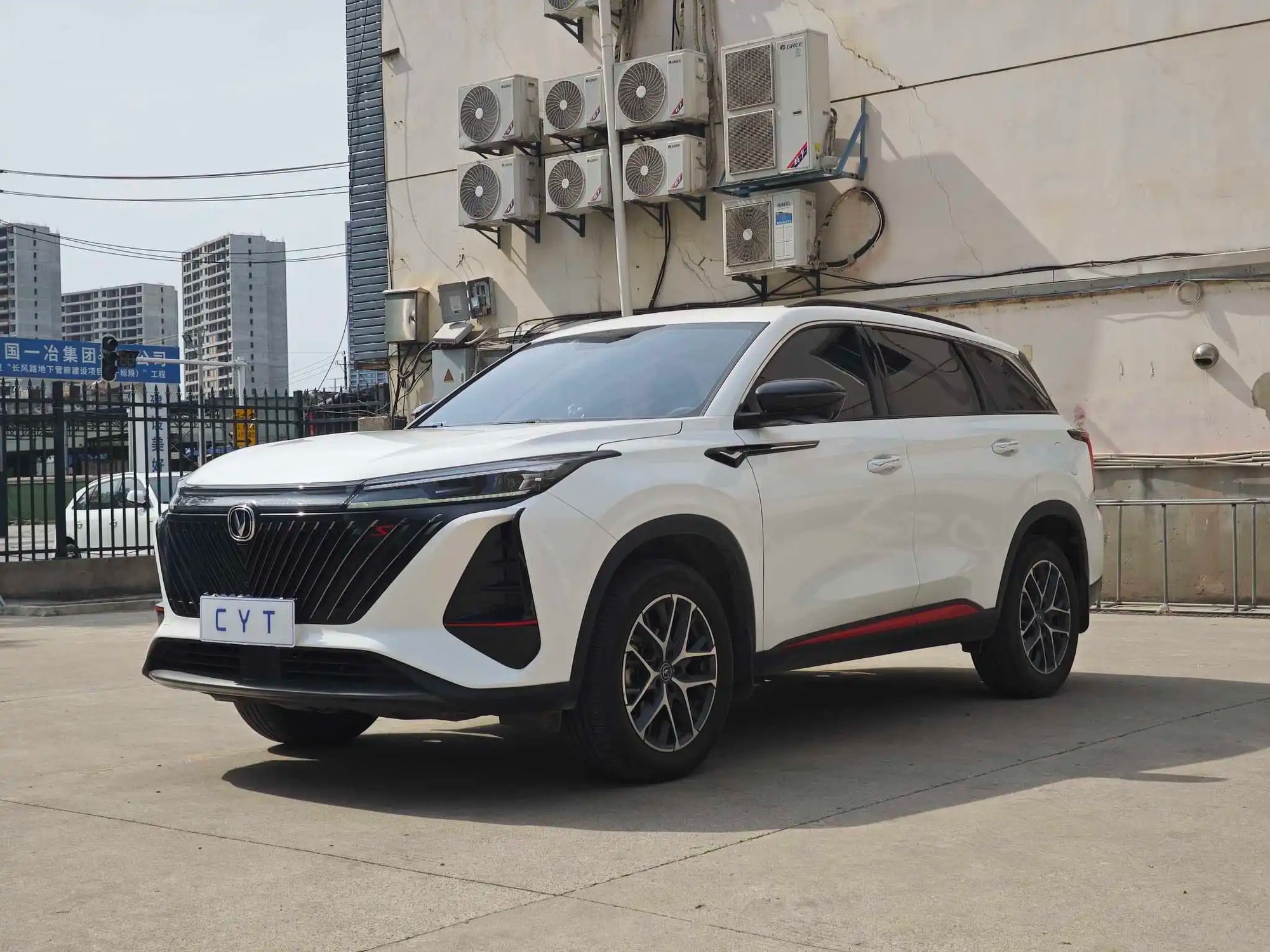 Changan CS75 Plus 5-door 5-seater SUV Gasoline Petrol Made in Cars Used Cars — photo 1